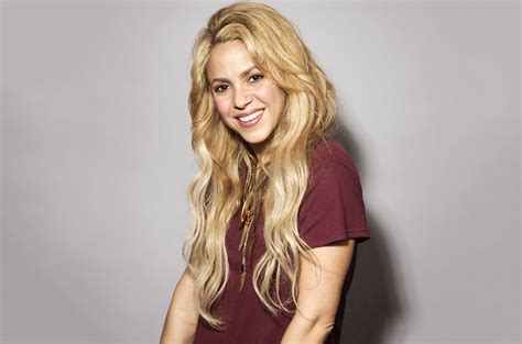 shakira facts about her